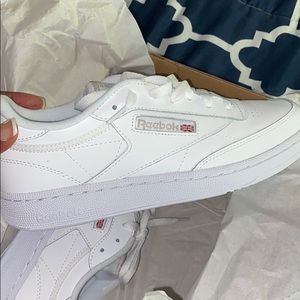 Women’s brand new white classic size 9 Reebok